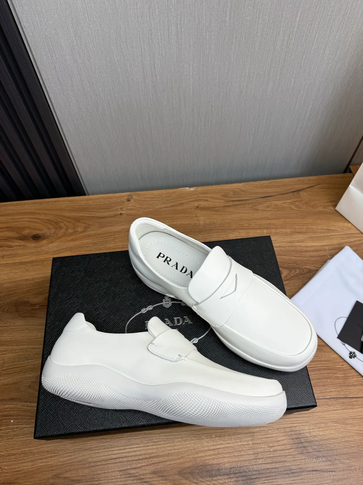 Men's shoes 💰760💰 [PRADA] New models synchronized with the official website, high-quality shipments ✔️Best sellers🔥 Original cowhide + cowhide lining, 1🆚1 replica, original original sole, 38-45 (men's 38.45 custom-made, non-refundable)